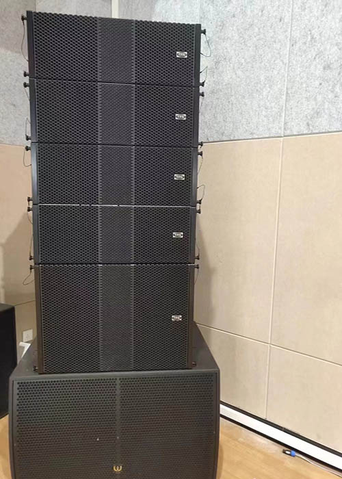 Vertical Array Orator