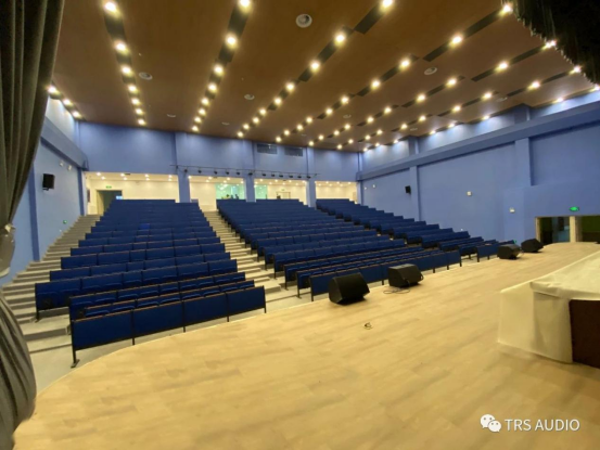 TRS AUDIO nyiptakeun aula multi-fungsi di Fuyu Shengjing Akademi