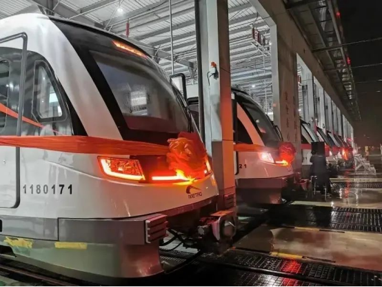 G-20 Speaker line array ganda 10 inci memfasilitasi upacara pembukaan dan pengoperasian Chengdu Rail Transit Jalur 18