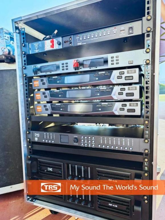 Channel 1800W Amplifier for Line Array System1