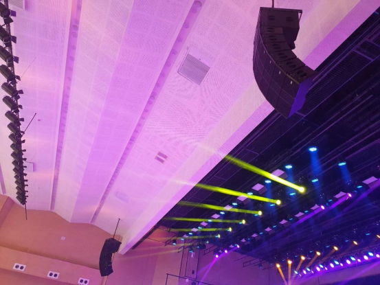 GL-208 dual 8-inch line array e emeng Aksu Education College, e fana ka litlamorao tsa boleng bo holimo tsa ho matlafatsa molumo.